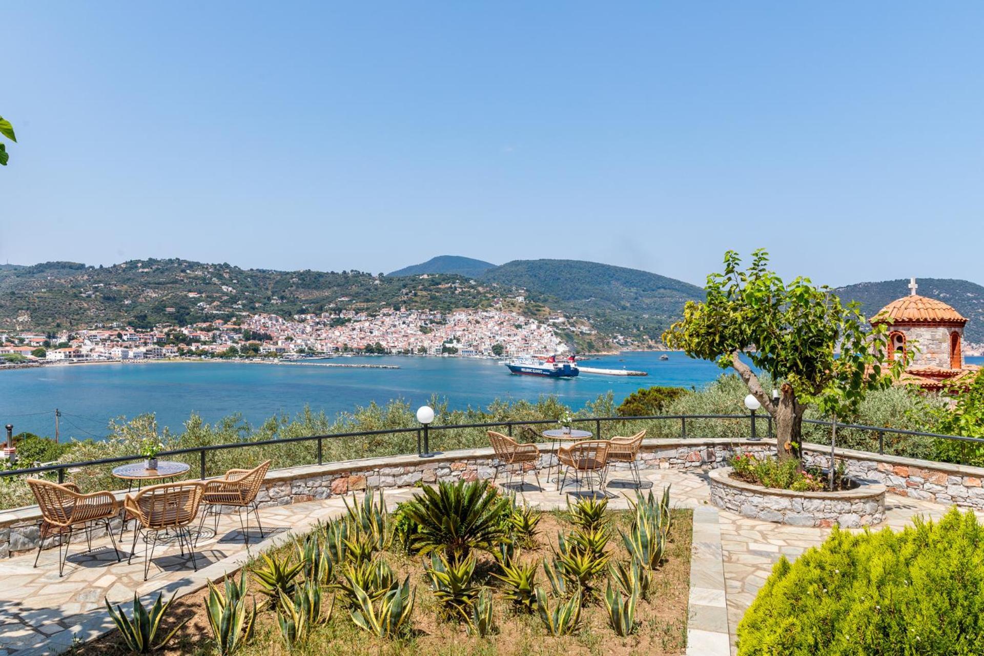 Ourania Studios & Apartments Skopelos Town Exterior photo
