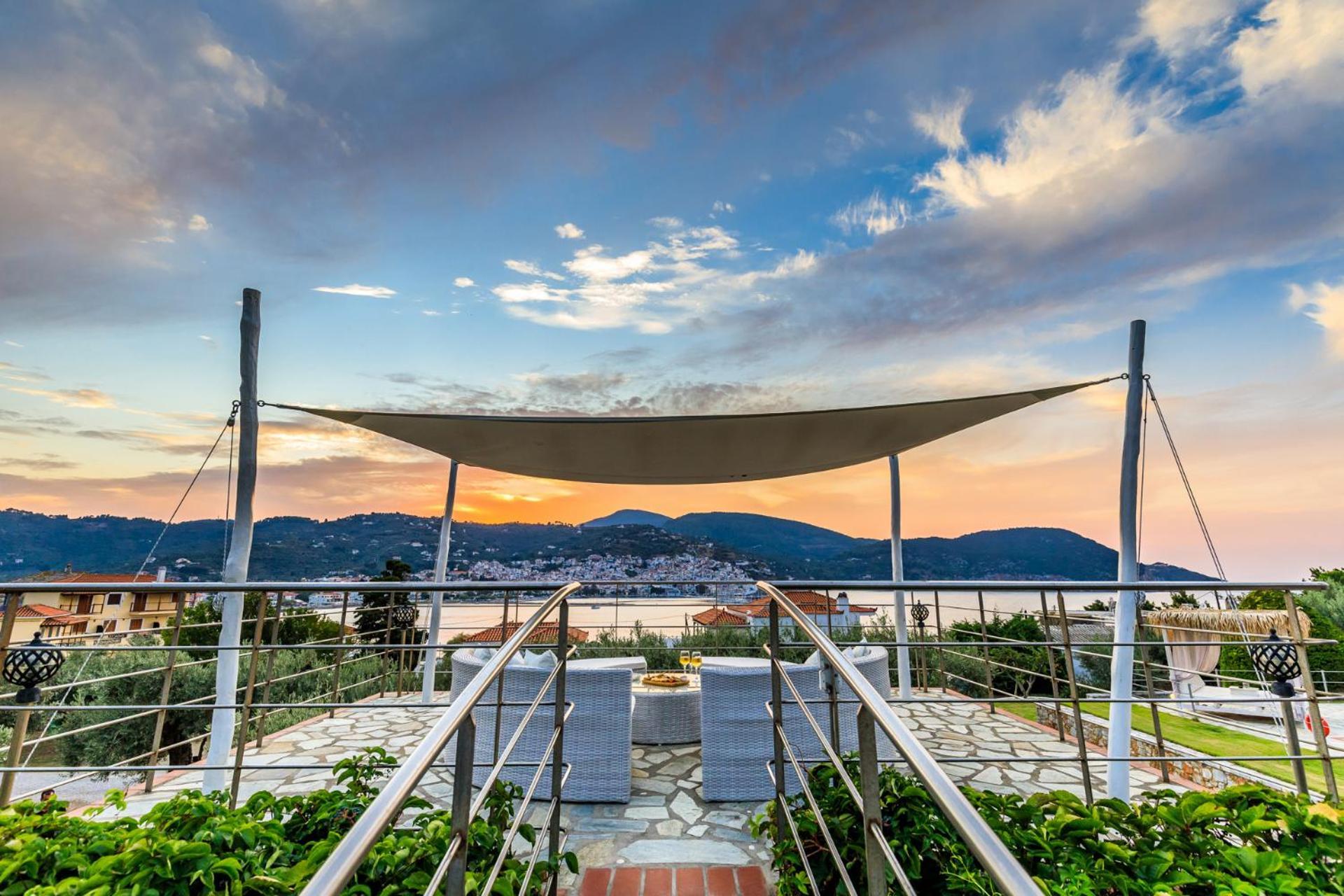 Ourania Studios & Apartments Skopelos Town Exterior photo