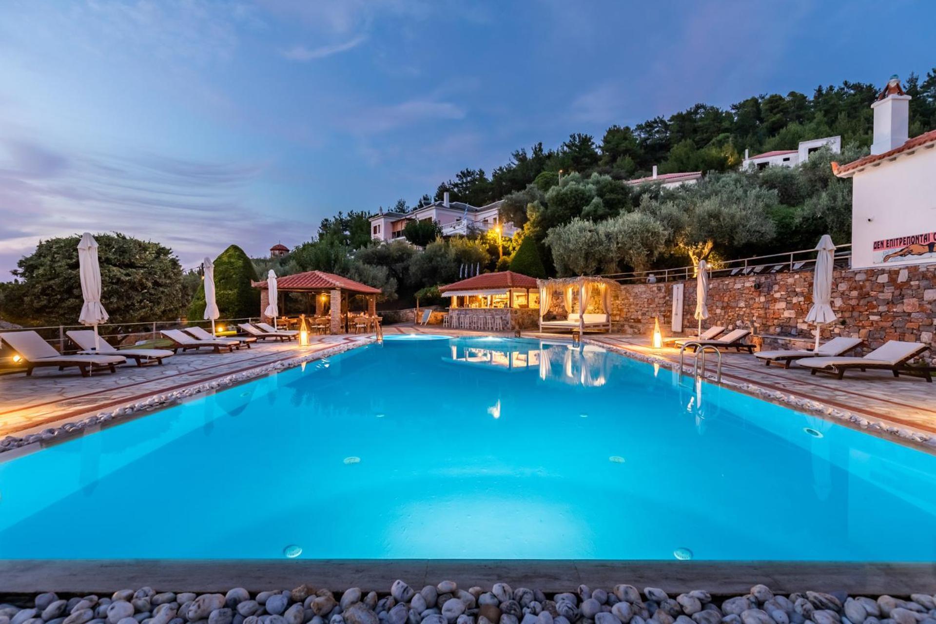 Ourania Studios & Apartments Skopelos Town Exterior photo