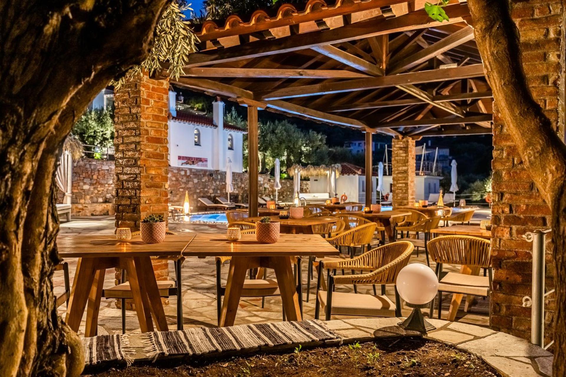 Ourania Studios & Apartments Skopelos Town Exterior photo