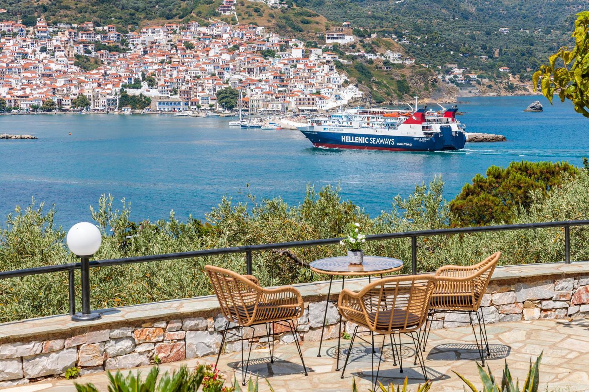 Ourania Studios & Apartments Skopelos Town Exterior photo