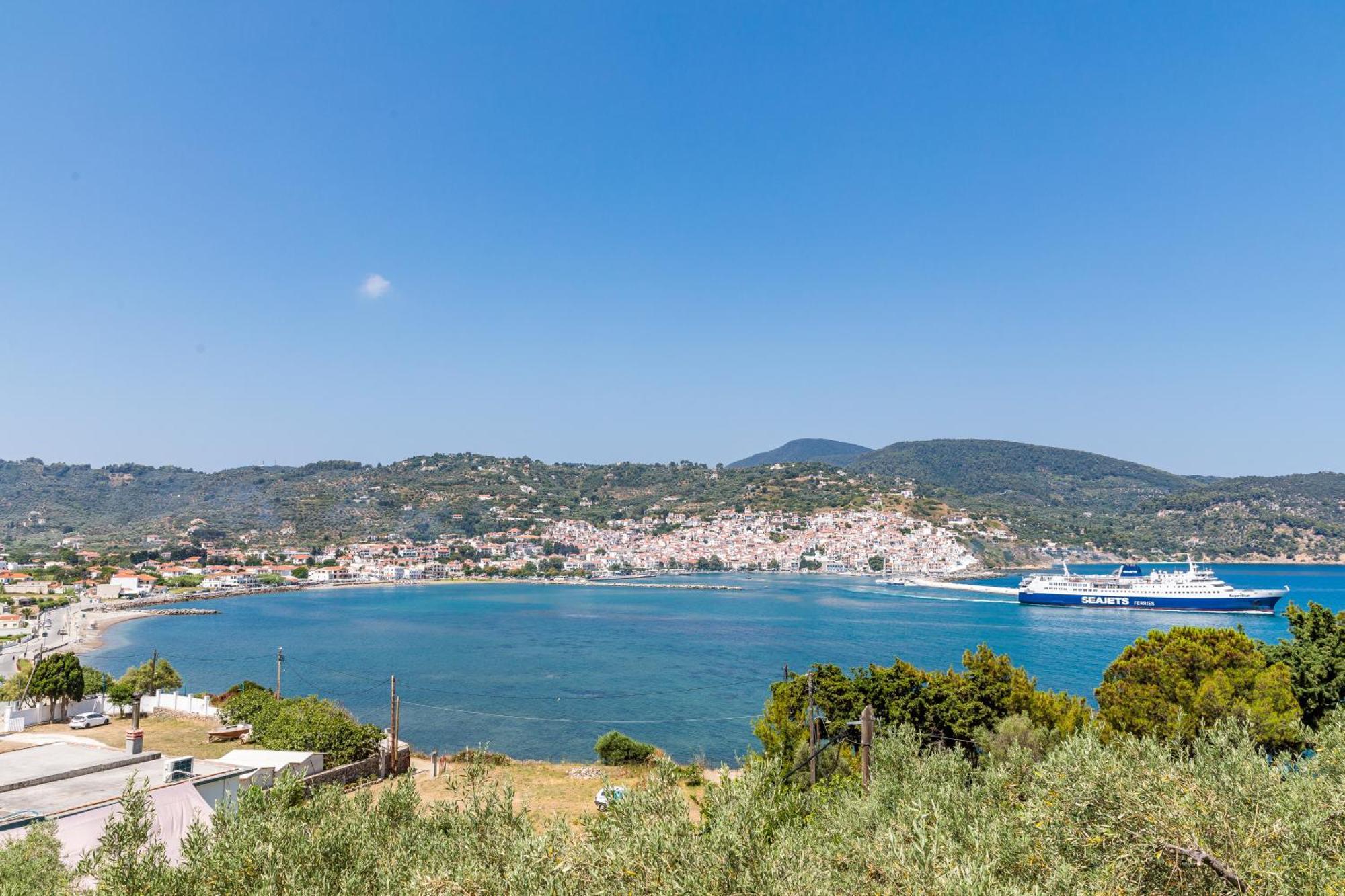 Ourania Studios & Apartments Skopelos Town Exterior photo